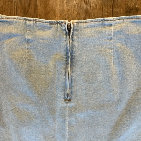 LIGHT WASH DENIM MINI SKIRT ( - Picture 6 of 7